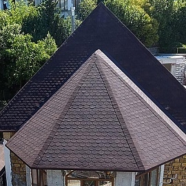 Монтаж черепицы Döcke на многогранных крышах